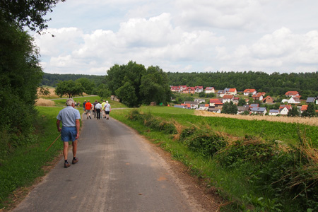 Wanderung im August 2014, Blick auf die Waldackerstraße